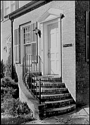 drs home office entrance.jpg (22736 bytes)